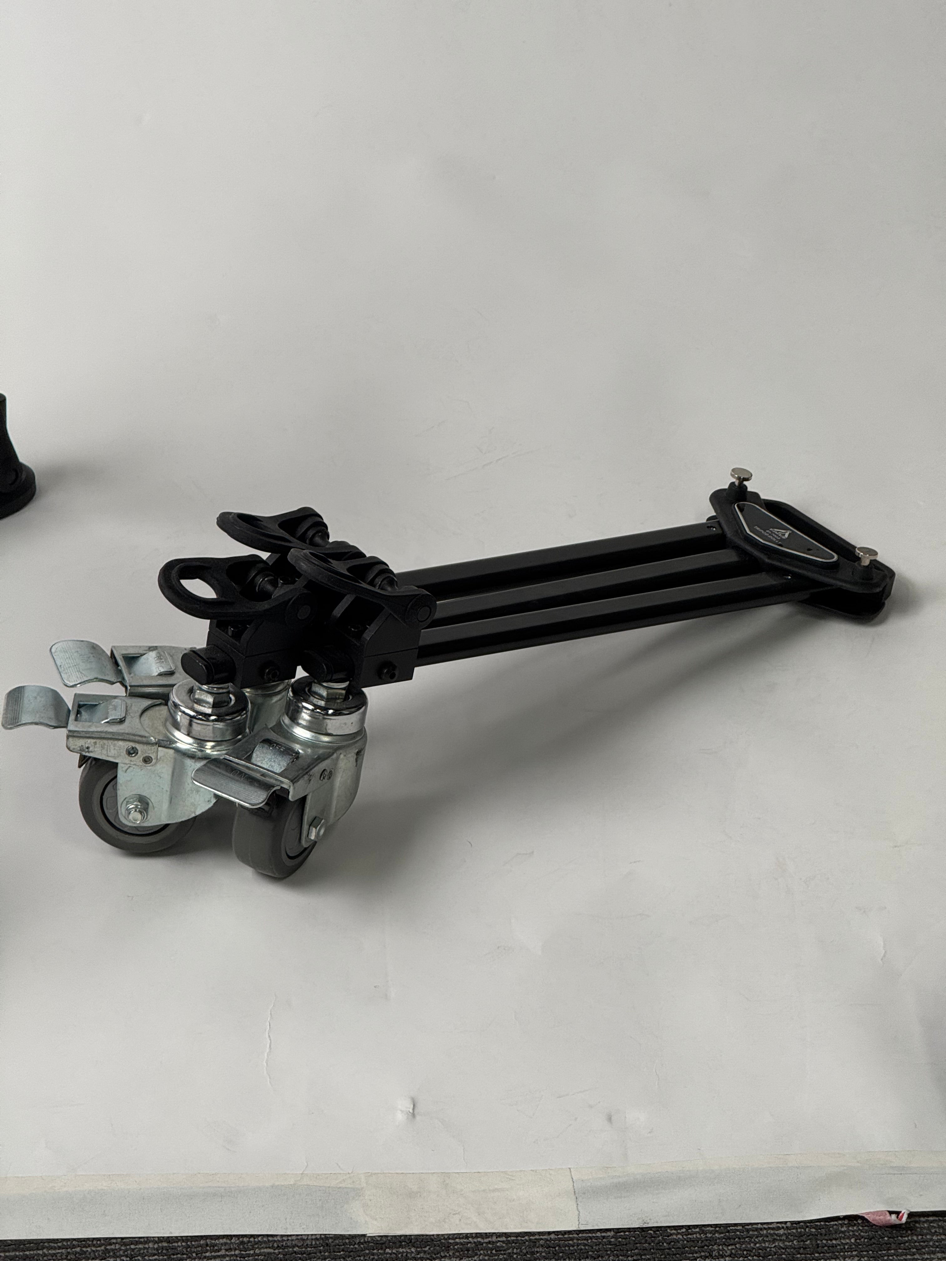 E-Image GH06 Tripod Kit with Dolly Casters